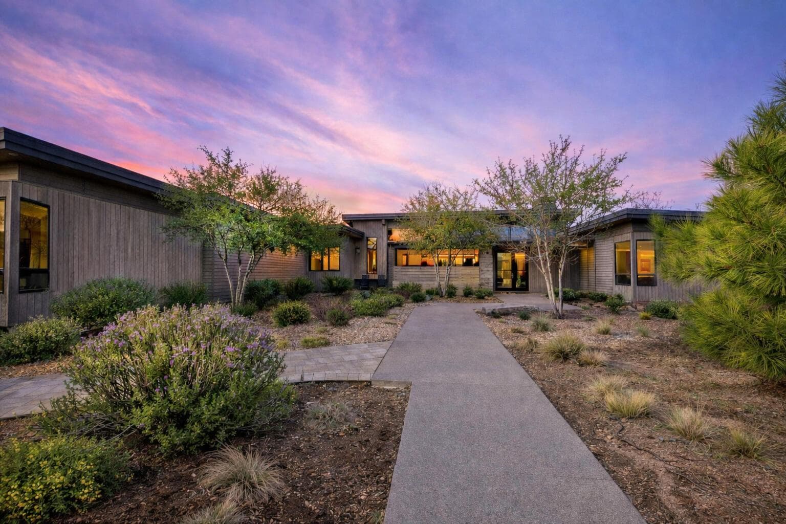 61785 Hosmer Lake