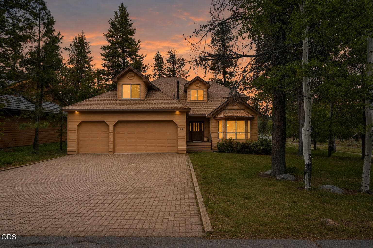 18004 Tan Oak