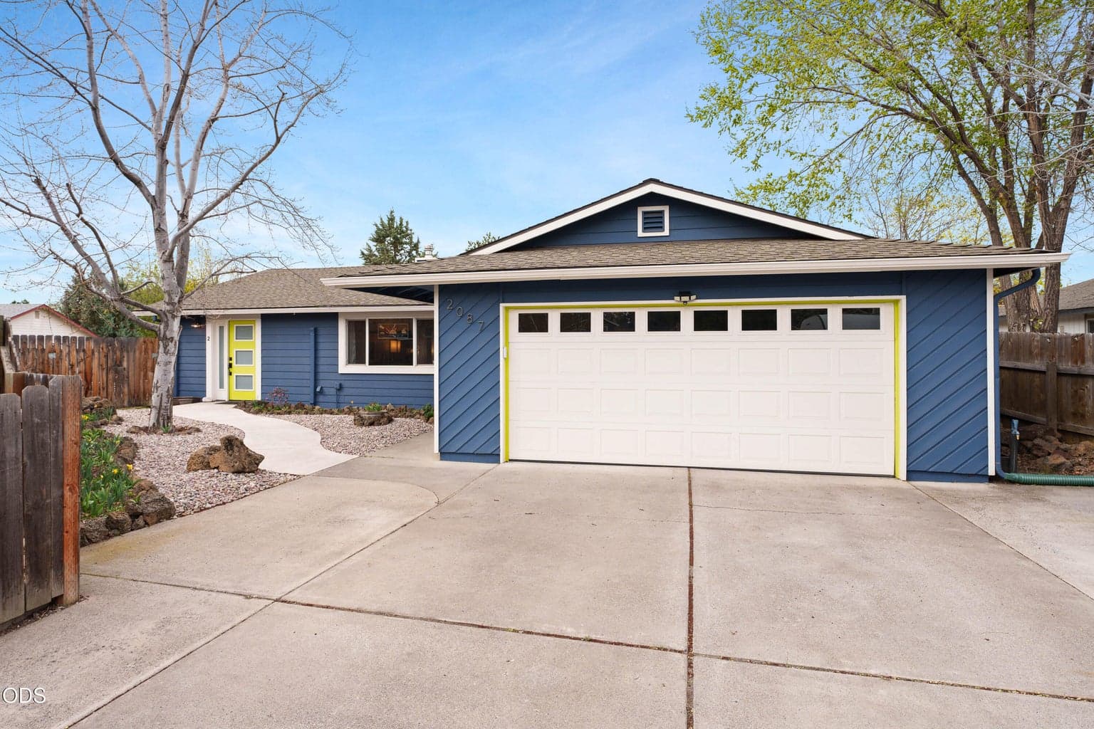 2087 Mistletoe, Bend, OR, 97701 property photo